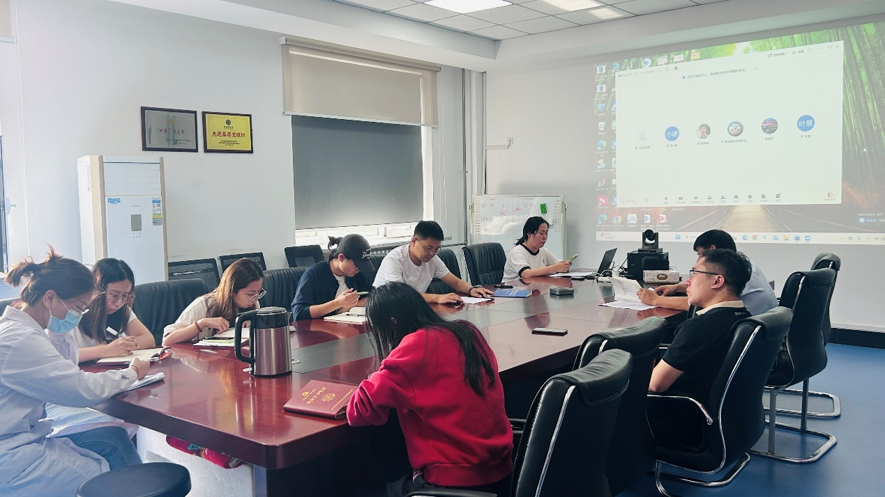 大豆党支部召开支部会学习《习近平谈治国理政》第五卷